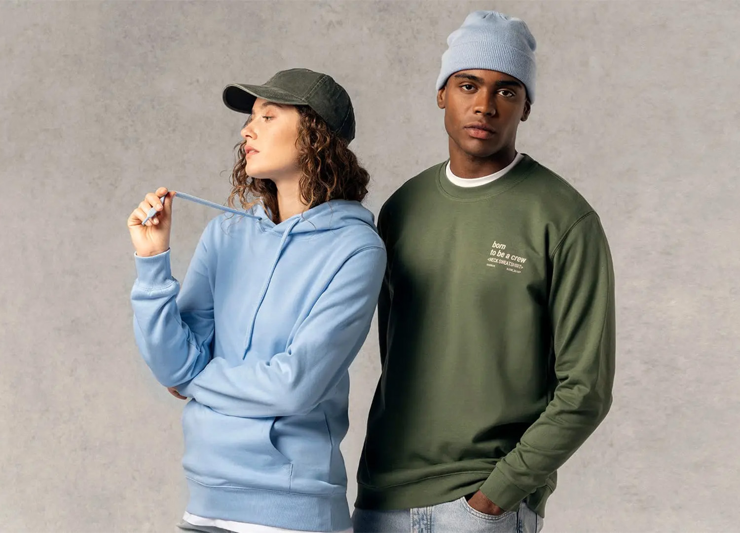 HOODIES & PULLS